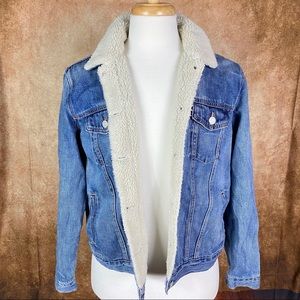 Jean jacket with fuzzy inside